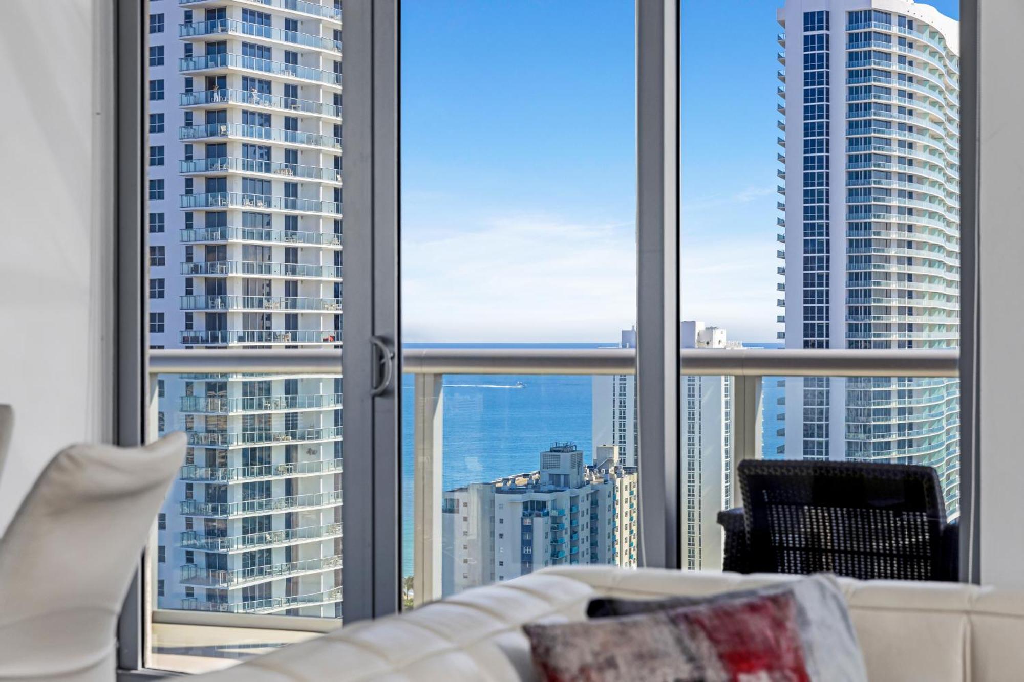Resort-Style Living With Direct Ocean Views - 3Br Beauty 哈兰代尔海滩 外观 照片