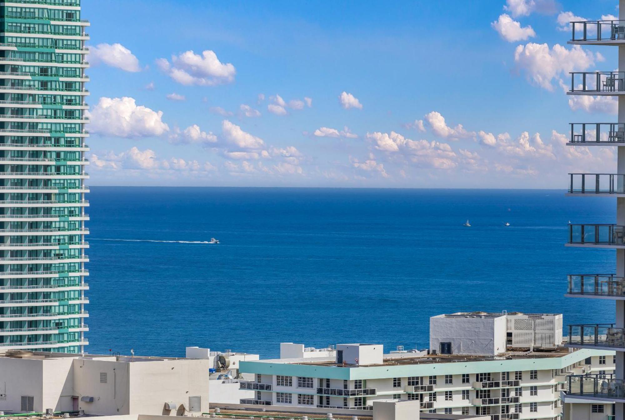 Resort-Style Living With Direct Ocean Views - 3Br Beauty 哈兰代尔海滩 外观 照片