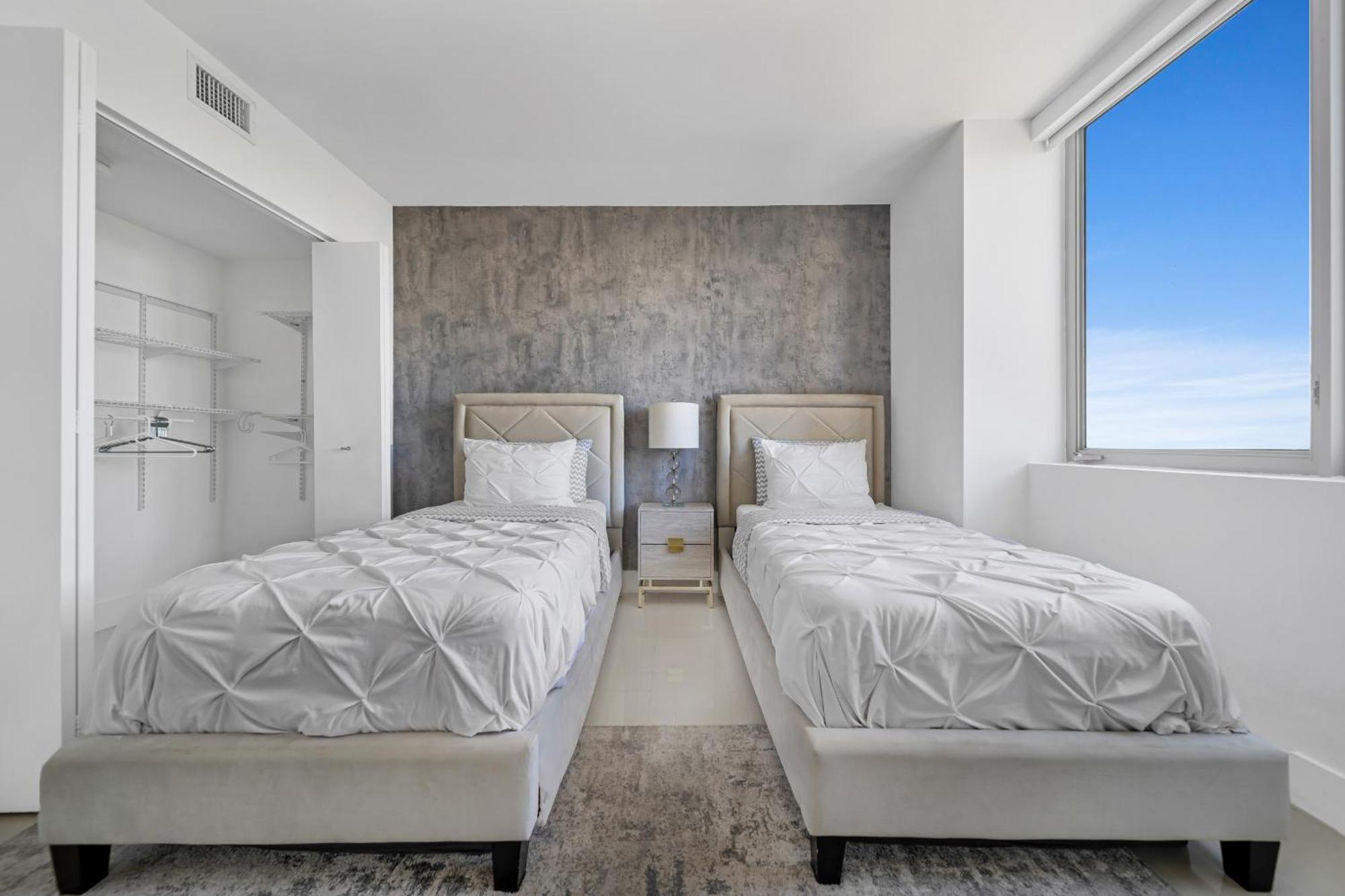 Resort-Style Living With Direct Ocean Views - 3Br Beauty 哈兰代尔海滩 外观 照片