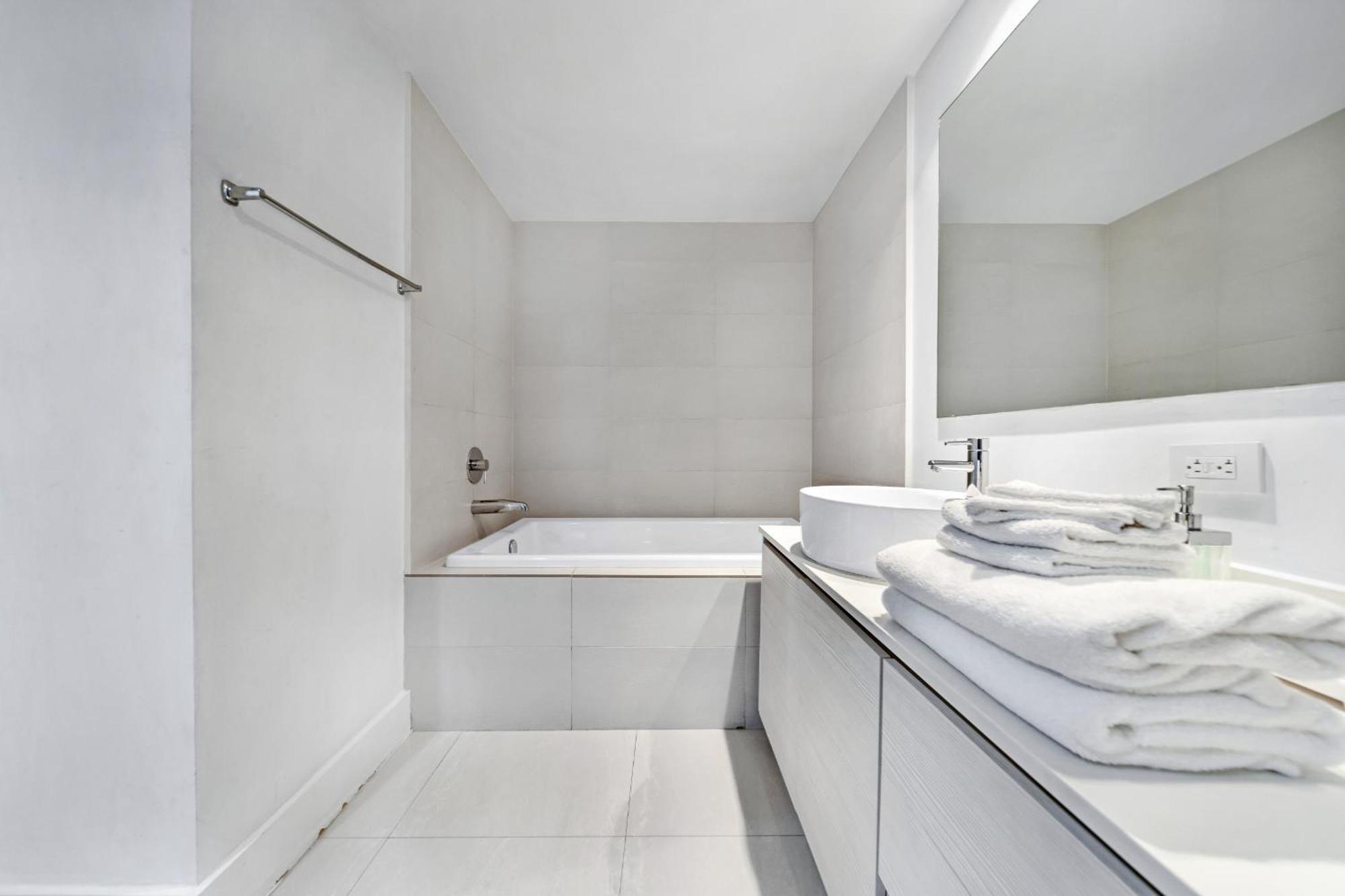 Resort-Style Living With Direct Ocean Views - 3Br Beauty 哈兰代尔海滩 外观 照片