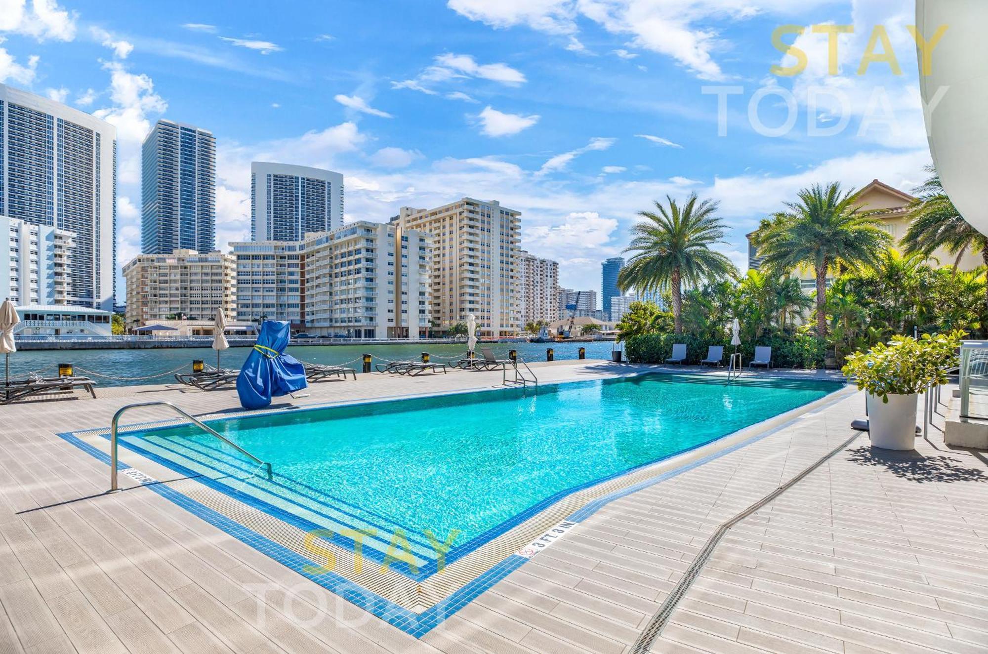 Resort-Style Living With Direct Ocean Views - 3Br Beauty 哈兰代尔海滩 外观 照片