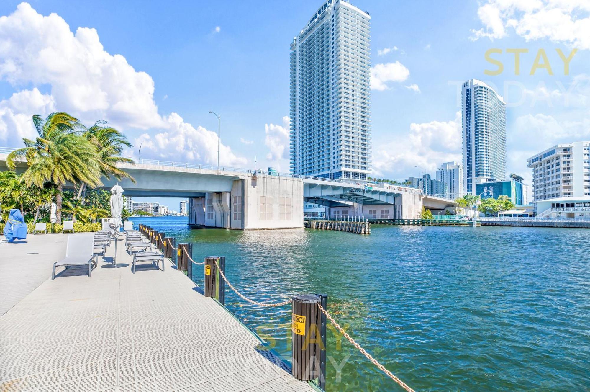 Resort-Style Living With Direct Ocean Views - 3Br Beauty 哈兰代尔海滩 外观 照片